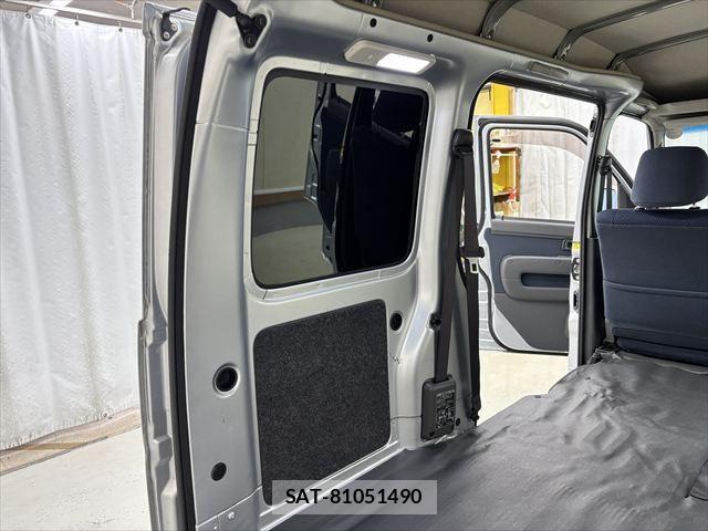 Toyota PIXIS VAN 2015-05 8037588-13