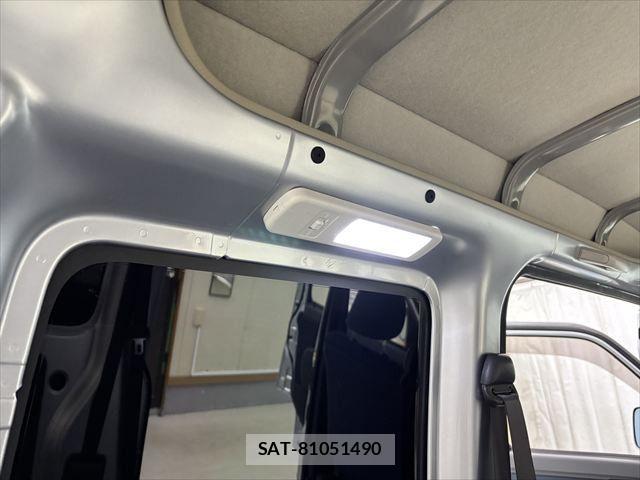 Toyota PIXIS VAN 2015-05 8037588-15