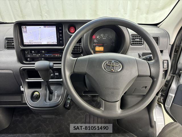 Toyota PIXIS VAN 2015-05 8037588-17
