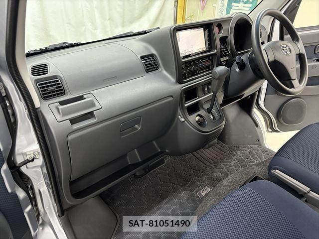 Toyota PIXIS VAN 2015-05 8037588-4