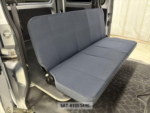 Toyota PIXIS VAN 2015-05 8037588-6