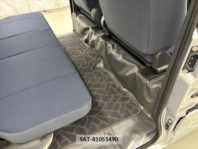 Toyota PIXIS VAN 2015-05 8037588-7