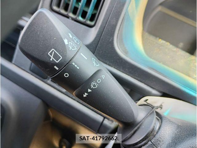 Toyota PIXIS VAN 2020-05 8209529-11