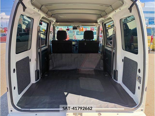 Toyota PIXIS VAN 2020-05 8209529-19