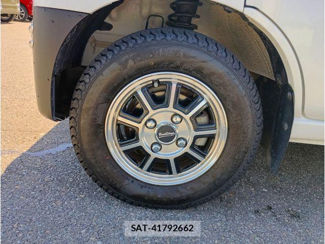 Toyota PIXIS VAN 2020-05 8209529-23