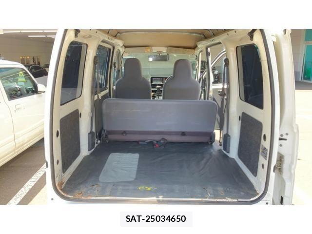 Toyota PIXIS VAN 2017-05 8231293-12