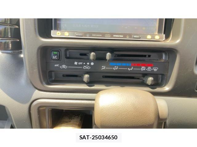 Toyota PIXIS VAN 2017-05 8231293-16