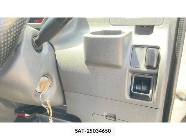 Toyota PIXIS VAN 2017-05 8231293-18