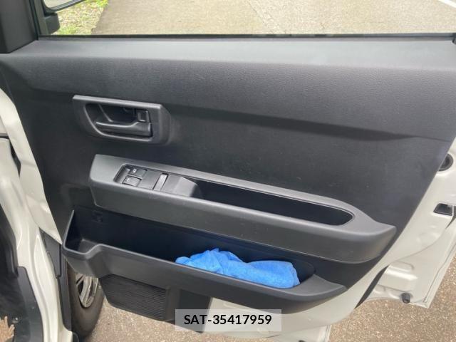 Toyota PIXIS VAN 2022-11 8337378-9