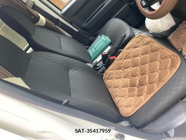 Toyota PIXIS VAN 2022-11 8337378-11
