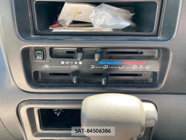 Toyota PIXIS VAN 2013-09 8414368-13