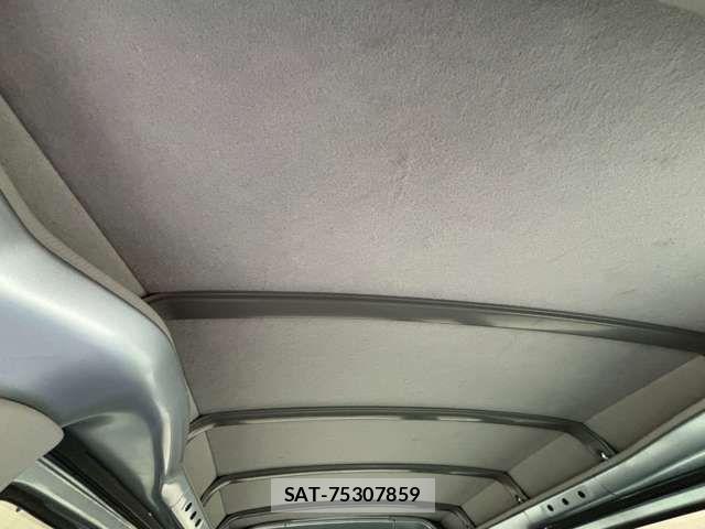 Toyota PIXIS VAN 2012-06 8563169-12