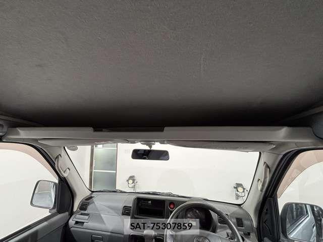 Toyota PIXIS VAN 2012-06 8563169-13