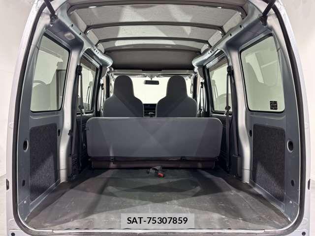 Toyota PIXIS VAN 2012-06 8563169-17