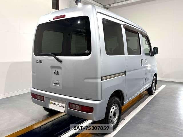 Toyota PIXIS VAN 2012-06 8563169-7