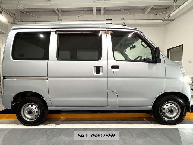 Toyota PIXIS VAN 2012-06 8563169-8