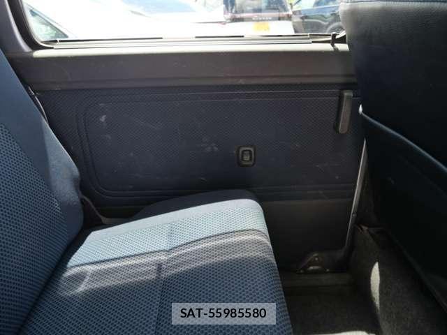 Toyota PIXIS VAN 2017-07 8686279-11