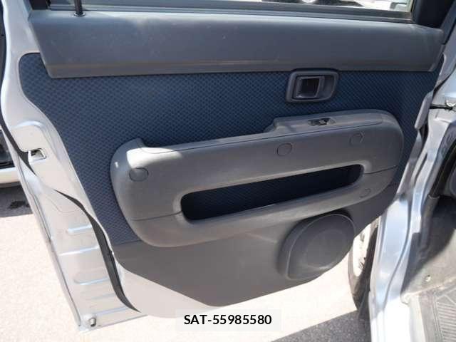 Toyota PIXIS VAN 2017-07 8686279-12