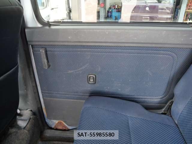Toyota PIXIS VAN 2017-07 8686279-13