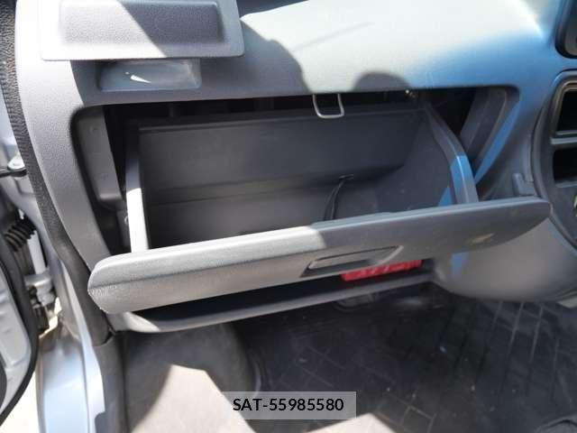 Toyota PIXIS VAN 2017-07 8686279-19