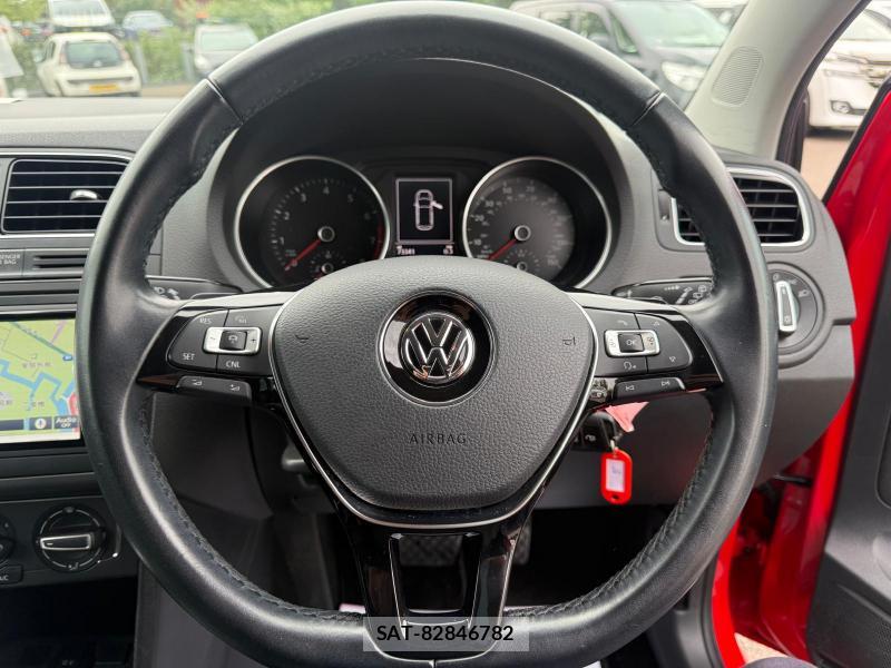 VolksWagen POLO 2014-10 1284785-17