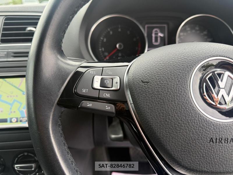 VolksWagen POLO 2014-10 1284785-18