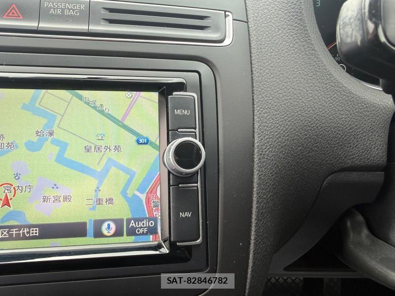 VolksWagen POLO 2014-10 1284785-24