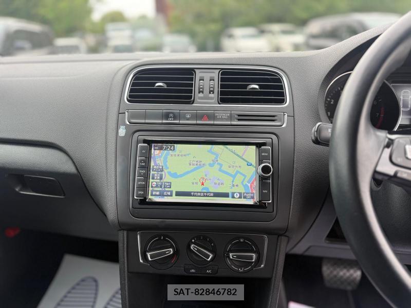 VolksWagen POLO 2014-10 1284785-27