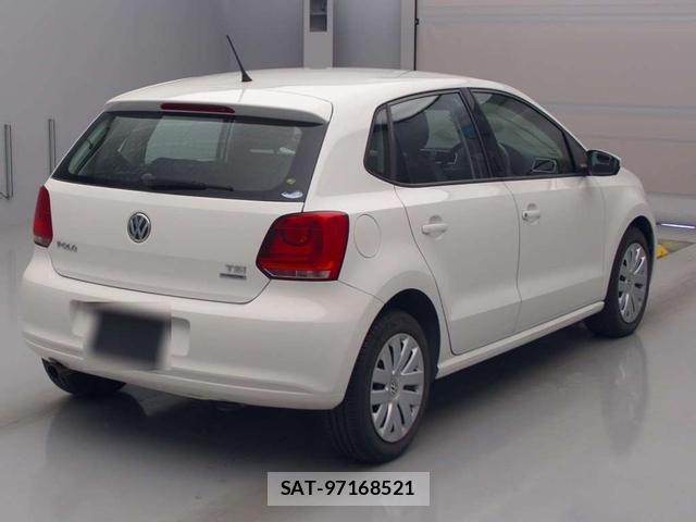 VolksWagen POLO 2013-04 6773411-1