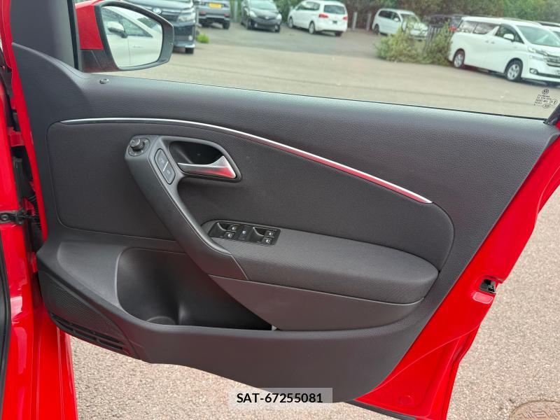 VolksWagen POLO 2016-09 1191699-17