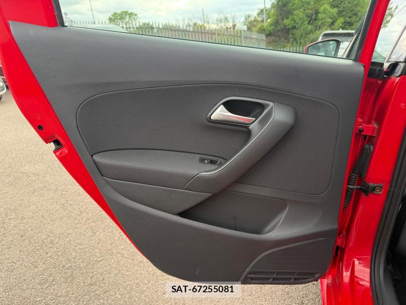 VolksWagen POLO 2016-09 1191699-19