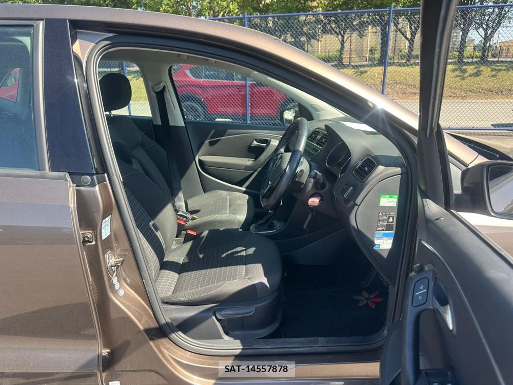VolksWagen POLO 2015 7075112-11