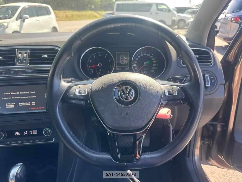 VolksWagen POLO 2015 7075112-13
