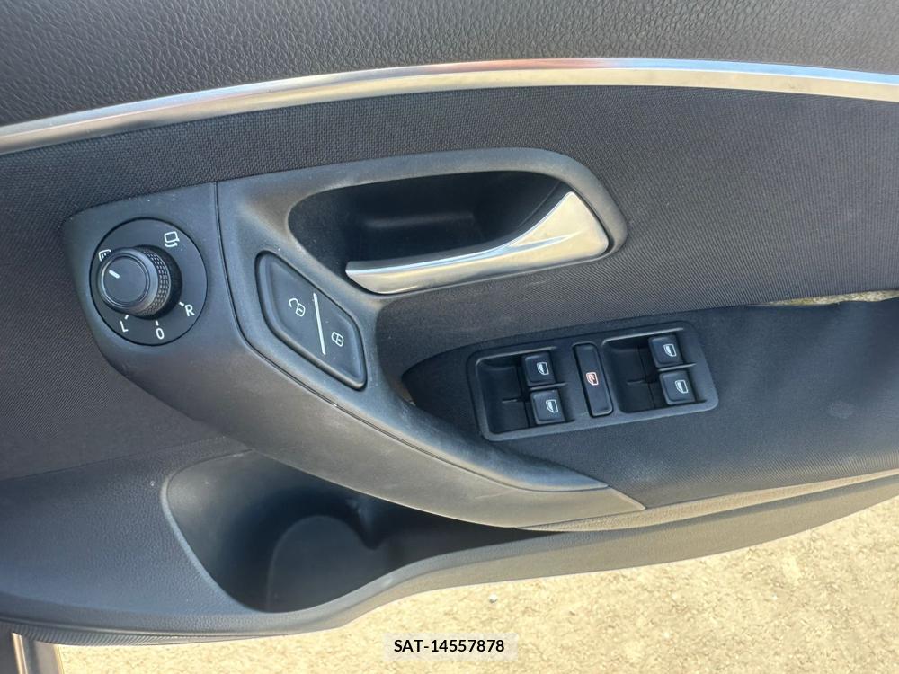 VolksWagen POLO 2015 7075112-21