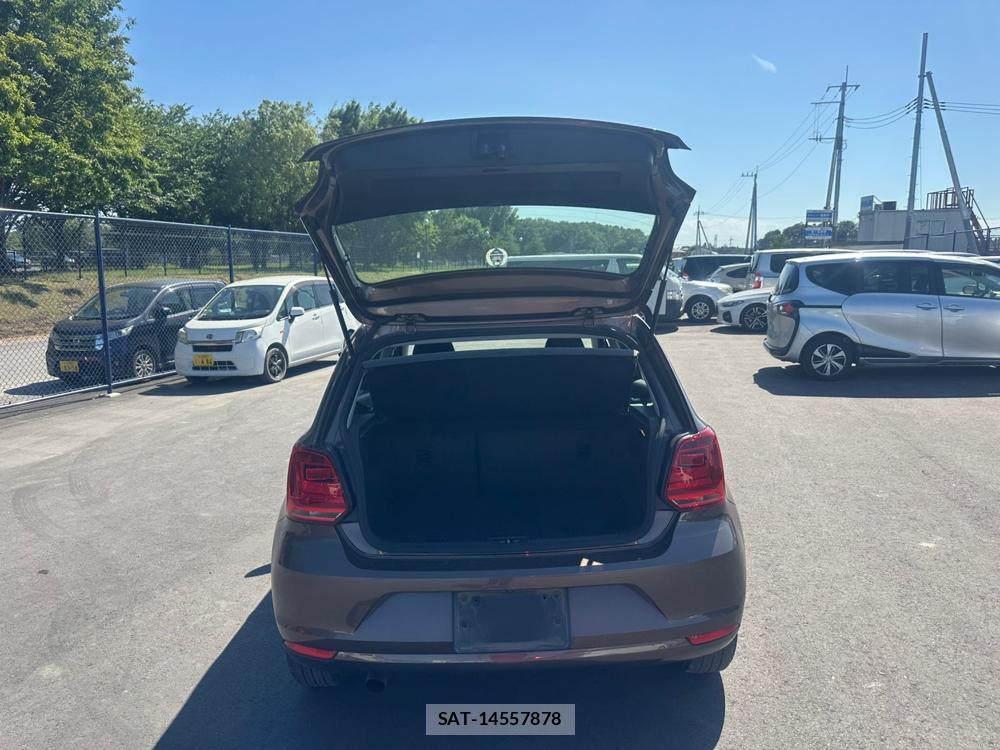 VolksWagen POLO 2015 7075112-24