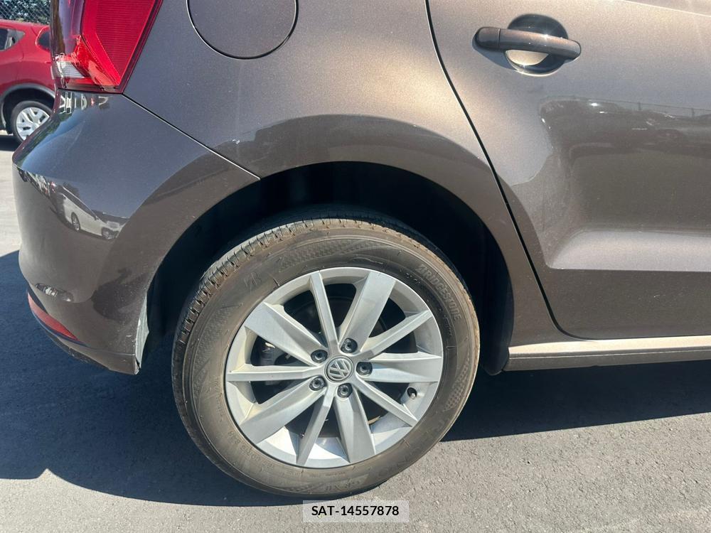 VolksWagen POLO 2015 7075112-25