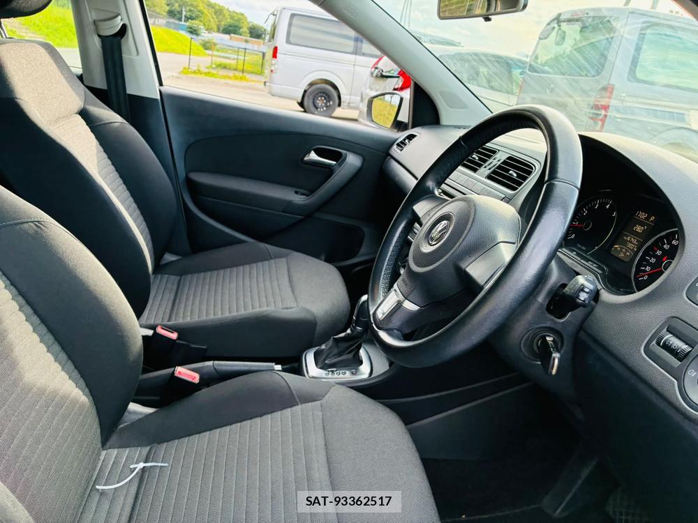 VolksWagen POLO 2012-03 7491199-11
