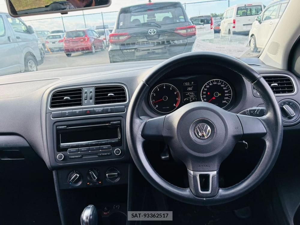 VolksWagen POLO 2012-03 7491199-13