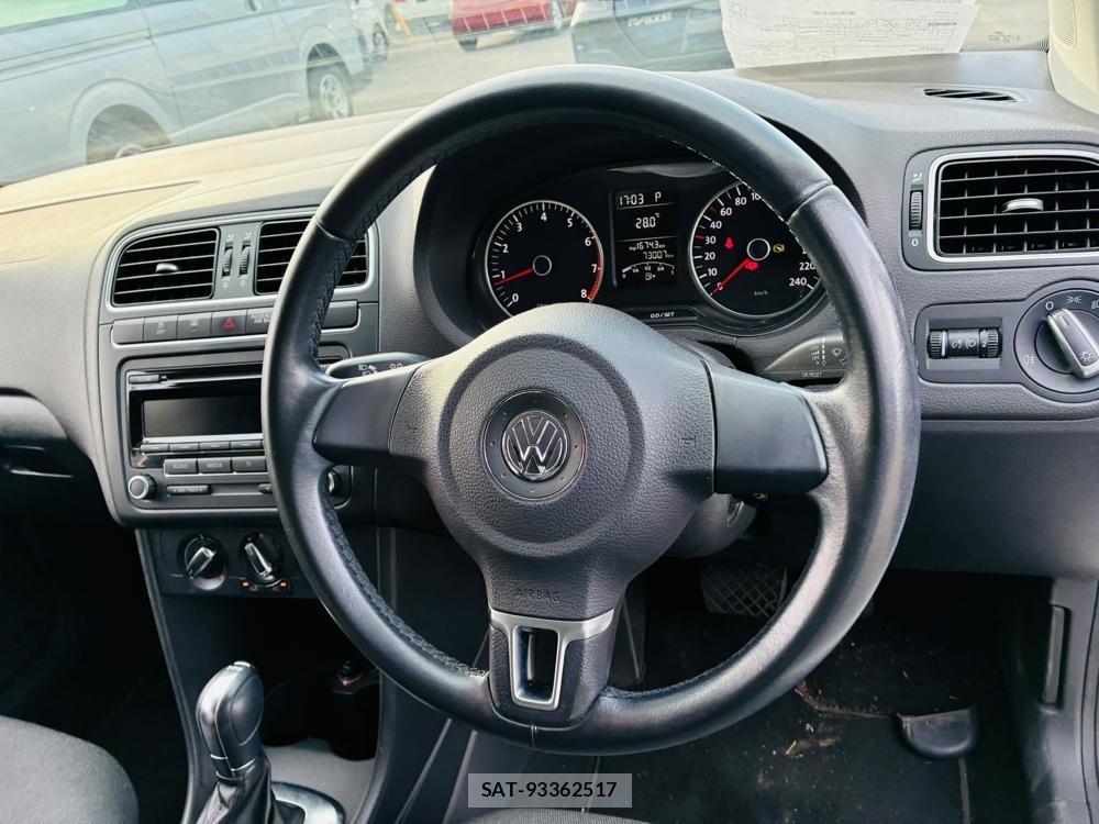 VolksWagen POLO 2012-03 7491199-14
