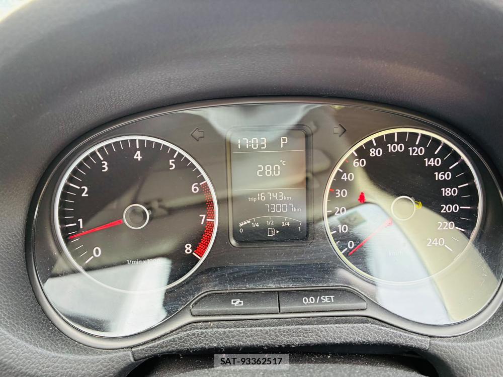 VolksWagen POLO 2012-03 7491199-15