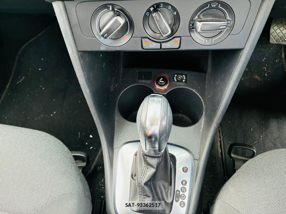 VolksWagen POLO 2012-03 7491199-19