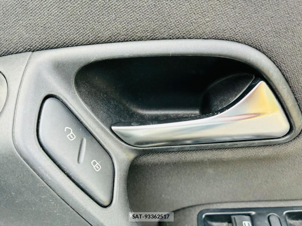 VolksWagen POLO 2012-03 7491199-20