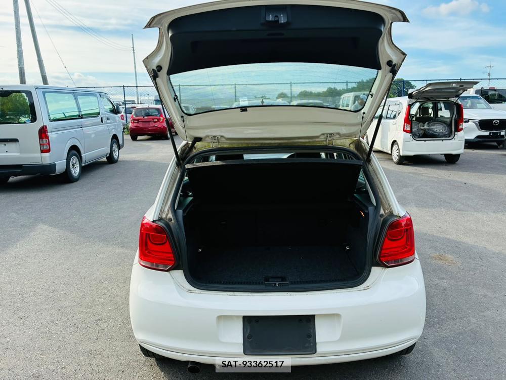 VolksWagen POLO 2012-03 7491199-26