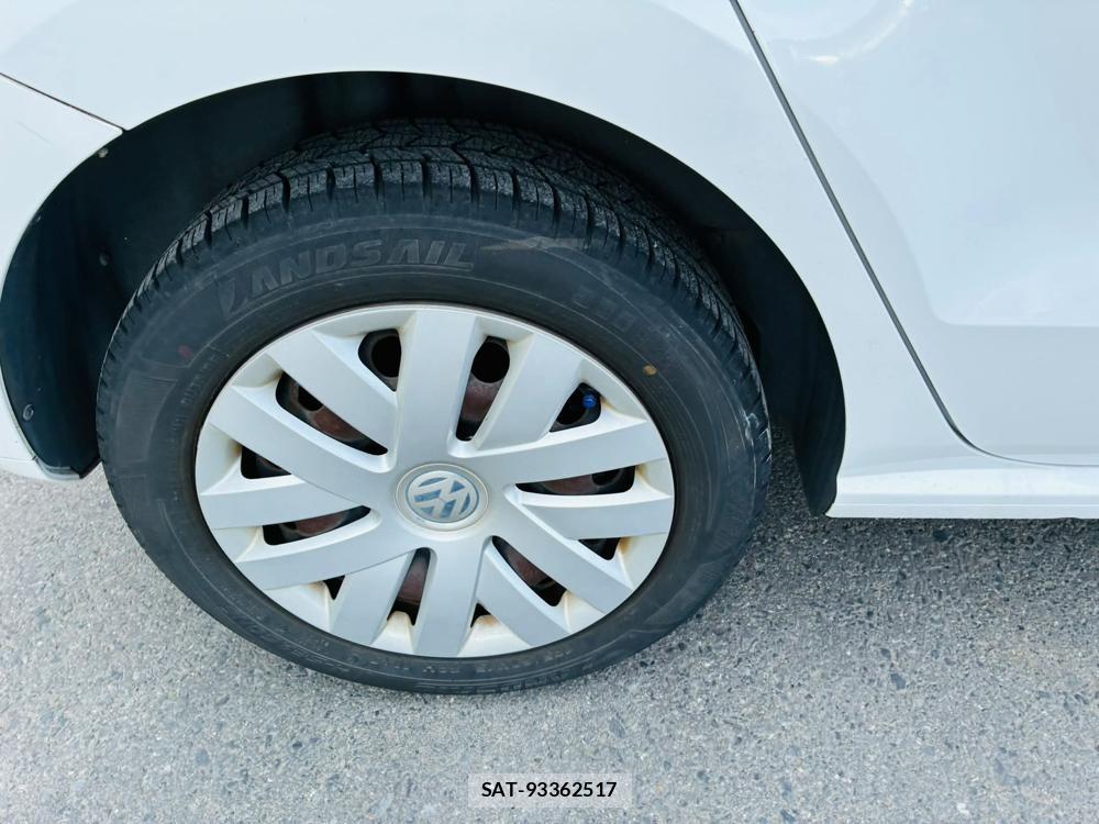 VolksWagen POLO 2012-03 7491199-27