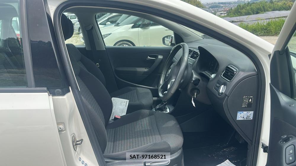 VolksWagen POLO 2013-04 6773411-11