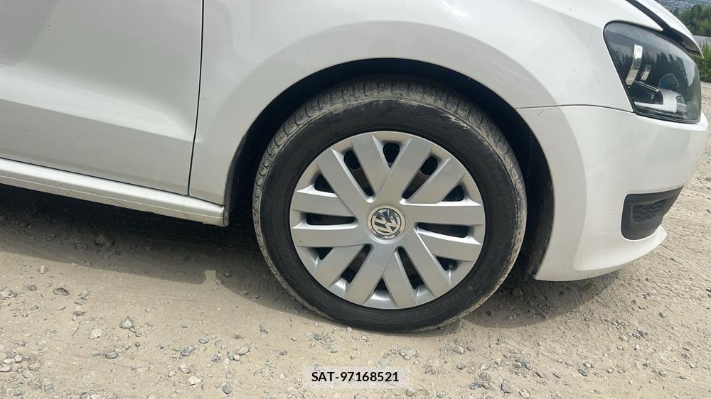 VolksWagen POLO 2013-04 6773411-25