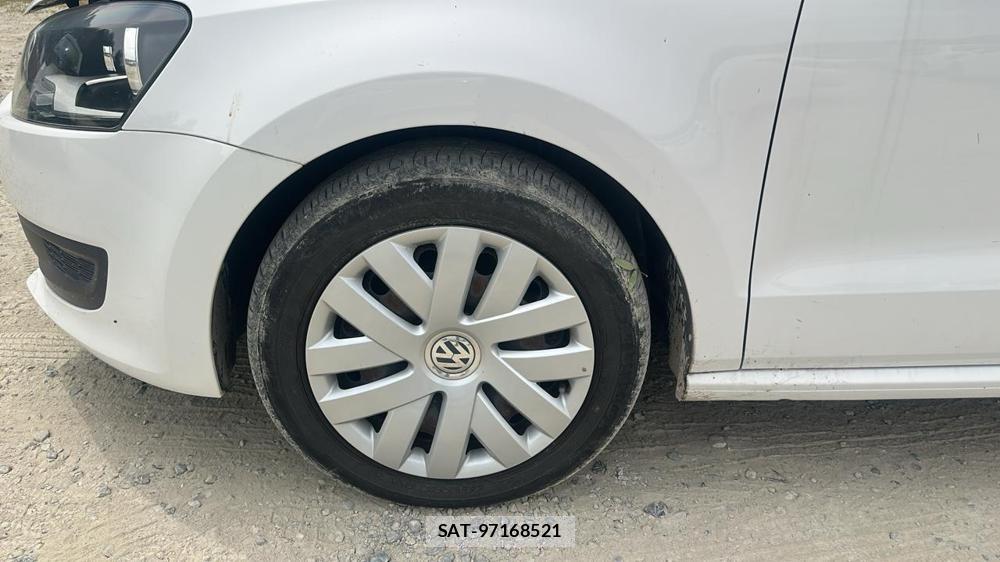 VolksWagen POLO 2013-04 6773411-26