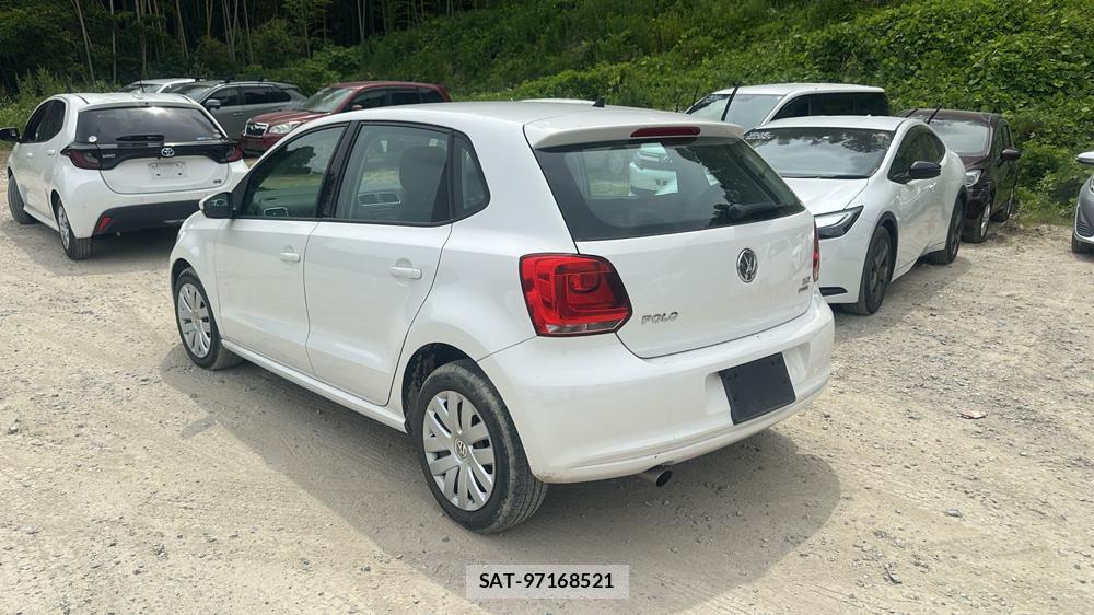 VolksWagen POLO 2013-04 6773411-2