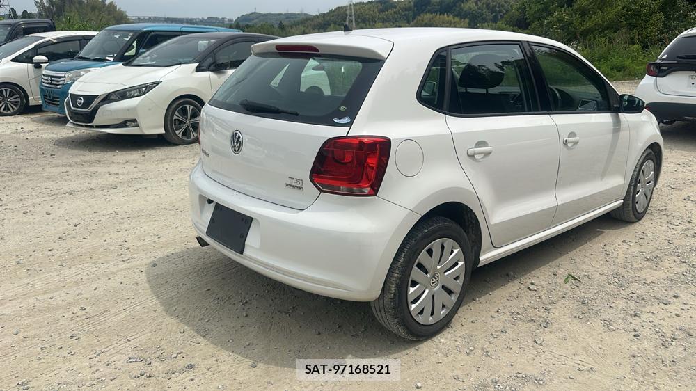 VolksWagen POLO 2013-04 6773411-4