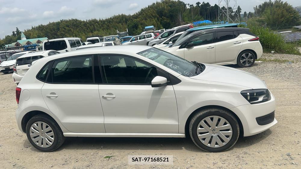VolksWagen POLO 2013-04 6773411-5